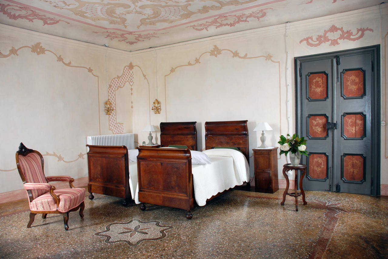 Borgo Palazzo Steffaneo Bed and Breakfast San Vito al Torre Kamer foto