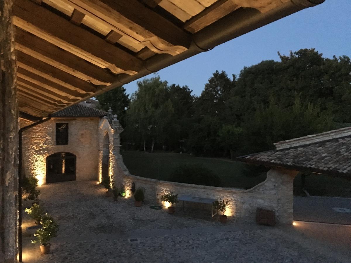Borgo Palazzo Steffaneo Bed and Breakfast San Vito al Torre Buitenkant foto